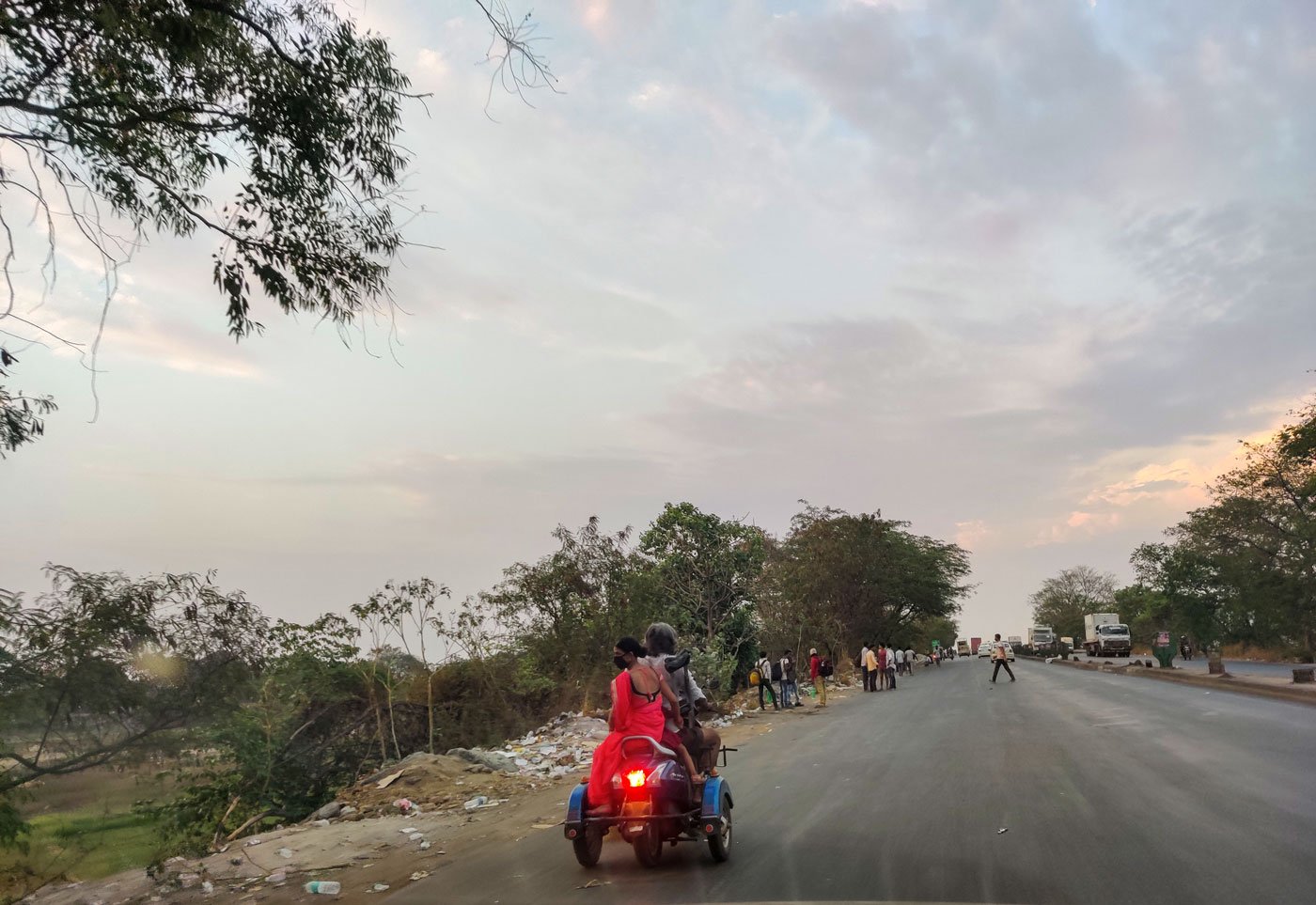 Bimlesh lost a leg in a motorbike accident, but rode more than 1,200 km to reach home with his wife Sunita and their daughter Ruby

