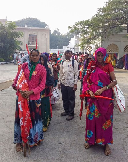 Anar Singh Badole (centre) with other members of the Jagrit Adivasi Dalit Sangathan at Gurudwara Rakab Ganj Sahib in central Delhi on the morning of the November 21 rally.