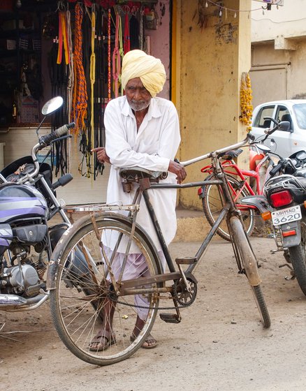 The day we met him in 2018 – he was then 97 – he had cycled close to 30 kilometres in search of the PARI team