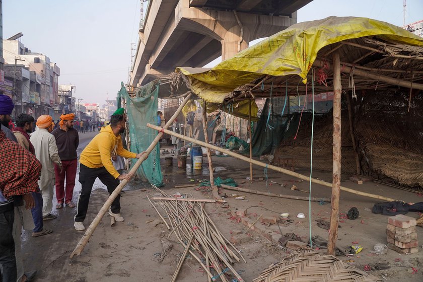 Farmer from his village in Ludhiana district dismantling their Tikri settlement