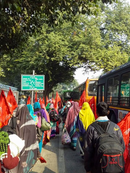 Adivasi women are often the first to encounter the force of the forest department while accessing their community forest resources. Many persist and lead both the legal and everyday struggles for forest rights, as they did in Delhi too, some holding banners that said ‘Hak nahi to jail sahi’ (‘Give us our rights or put us in jail’)