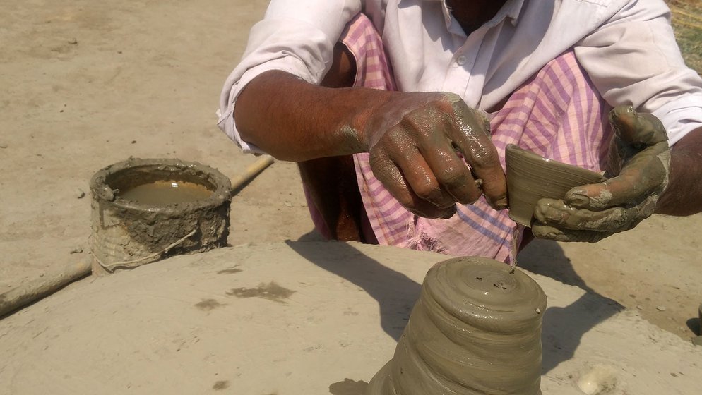 Sudama making a kulhad