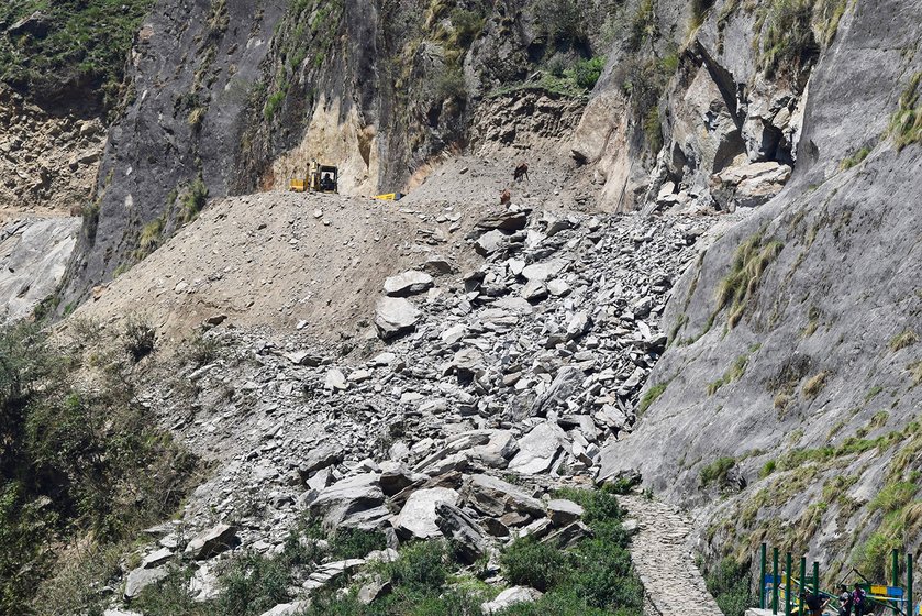 The walking route disappeared when the road was still under construction in Najang