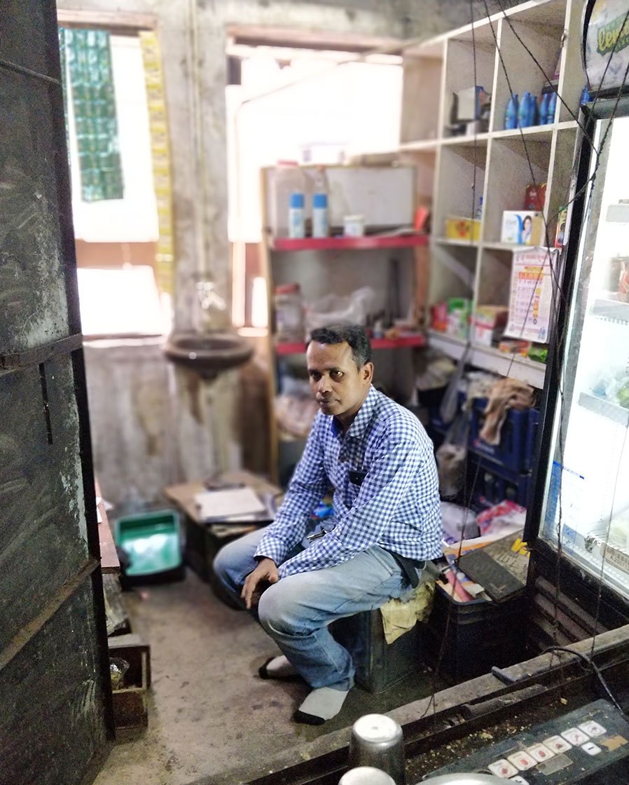 Forty-year-old Shambunath Sahu runs a mess for the loom workers in Fulwadi on Ved Road. A migrant from Polasara town in Ganjam, Sahu feeds over 100 workers every day