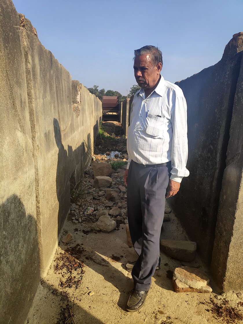 Mangal Singh at the unoperational water turbine at Kanji ghat