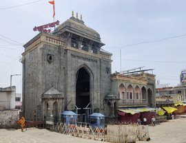 तुलजापुर: कोरोना के चलते आस्था और तर्क के बीच घमासान