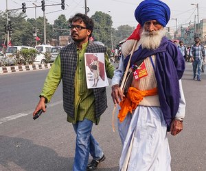 Marching from Majnu ka Tila to Ramlila