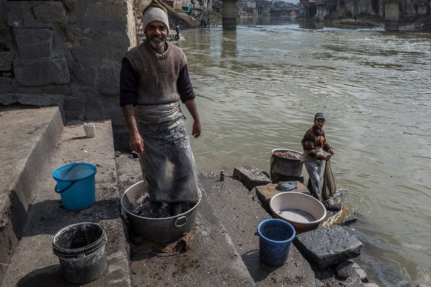 Once ready, the pashmina shawls are washed on the banks of the Jhelum in several areas of Old Srinagar