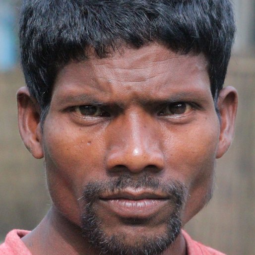 GHURA KHARIA is a Sharecropper from Dholabari, Mal, Jalpaiguri, West Bengal