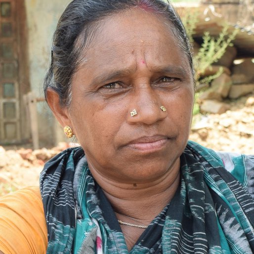 Nabina Naik is a Vegetable and fish seller from Purunapani, Harbhanga, Boudh, Odisha