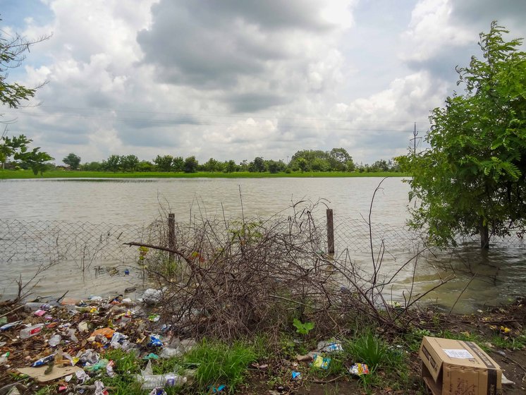 Large tracts of farms in Chandki village in Wardha remained under water for almost two months after the torrential rains of July