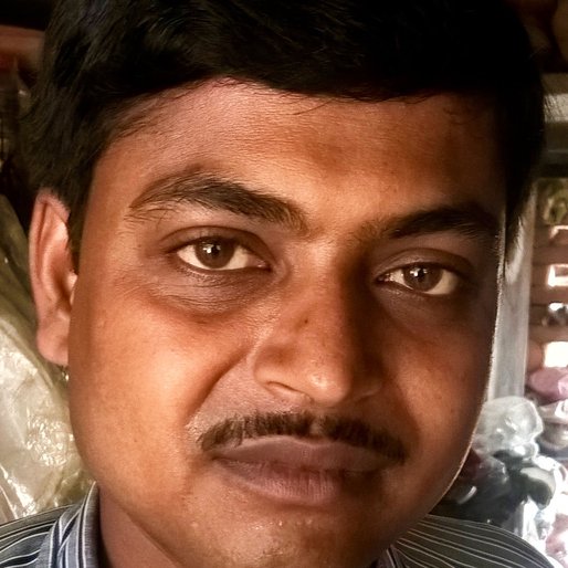 Gobinda Pal is a Potter from Jot Kamal, Raghunathganj-II, Murshidabad, West Bengal