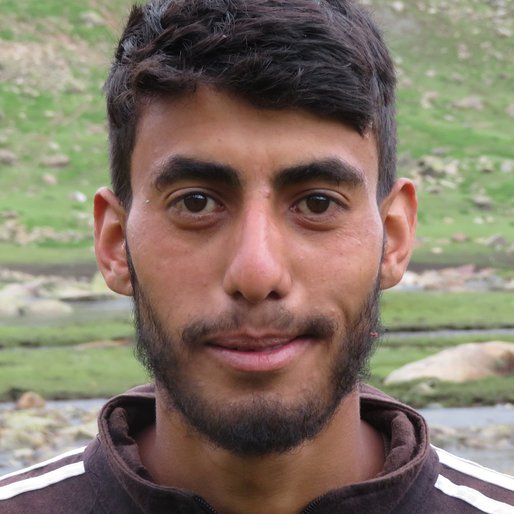 Gulzar Ahmed Ganai is a Porter from Kujar, Frisal, Kulgam, Jammu and Kashmir