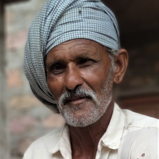 Hirji Chavda is a Blacksmith from Mahajan Nagar, Bhuj, Kachchh, Gujarat