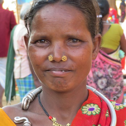 Munnibai Kachlan is a Farm labourer from Rohtad (hamlet), Narayanpur, Narayanpur, Chhattisgarh