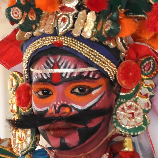 NAMBIRAJAN KARTHI is a Student, and an artist at the Kattaikkuttu Gurukulam (in the role of Dushasana) from Perungattur, North Arcot, Tiruvannamalai, Tamil Nadu