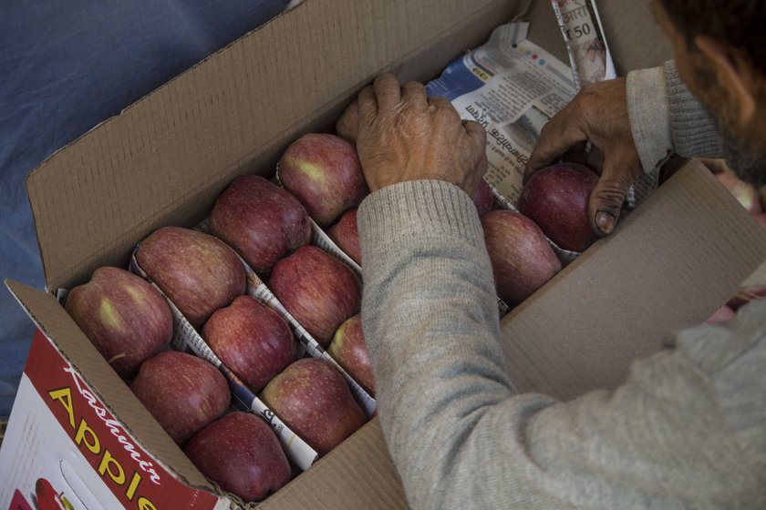 Apple pickers and packers say they have seen a 40-50 per cent decline in their wages amidst this crisis –from Rs. 500-600 to Rs. 250-300 a day