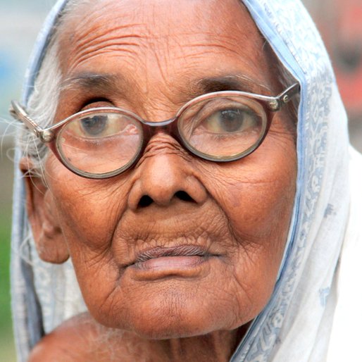 MONAJAAT BIBI is a Alms seeker from Rautara, Habra, North 24 Parganas, West Bengal